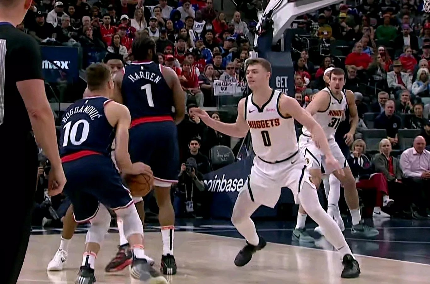 九游体育通用版快船球员公开质疑裁判判罚尺度，引争议，全部男人发表世界.